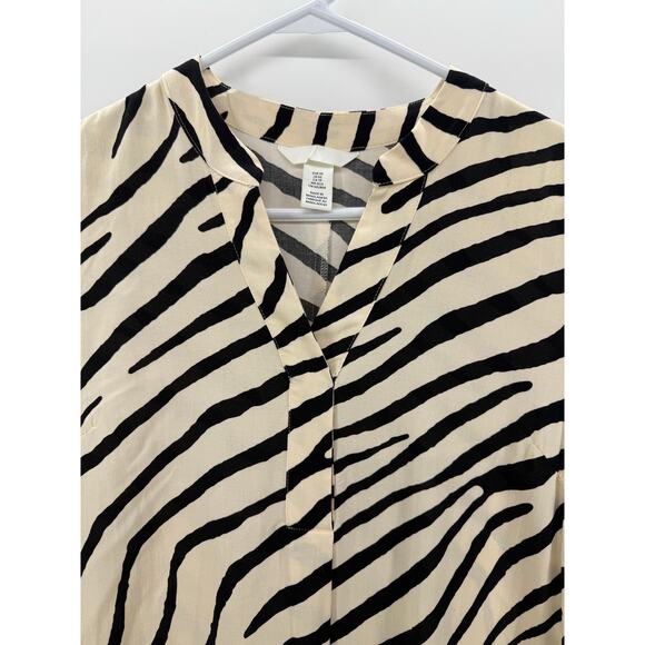 H&M Beige Zebra Print V-neck Tunic size XS - Picture 2 of 6